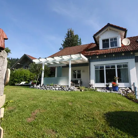 بيت للعطل Dahoam - Exklusivitaet Mit Privatsphaere Grunenbach